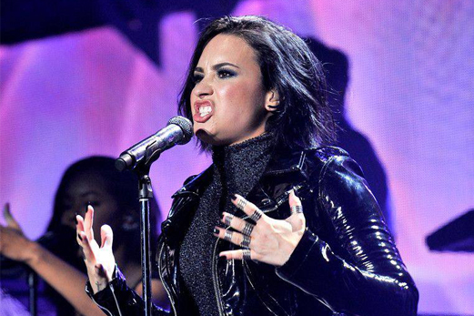 Demi Lovato - особистість з великою кількістю досягнень та цікавих фактів про її кар'єру.